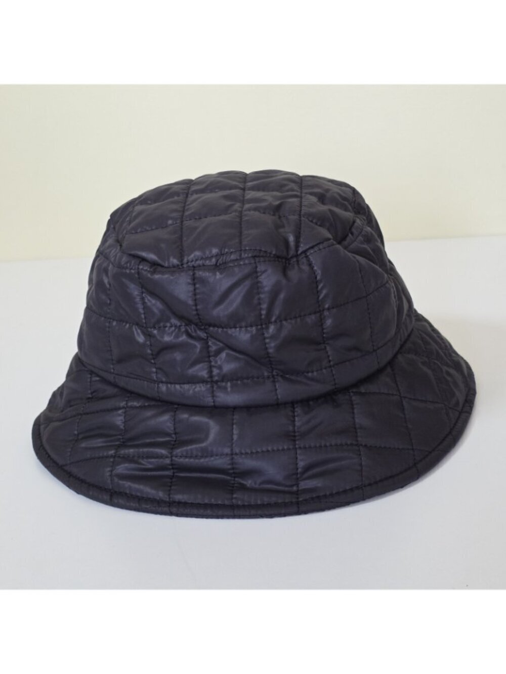 Vero Moda Puffer Quilted Bucket Hat M/ L Black Packable Edgy Eco Friendly Grunge - Picture 13 of 13